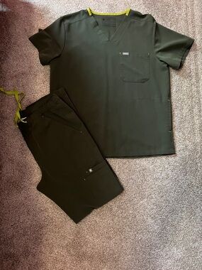 Figs Men’s Olive Green Scrub Uniform with Lime Accents